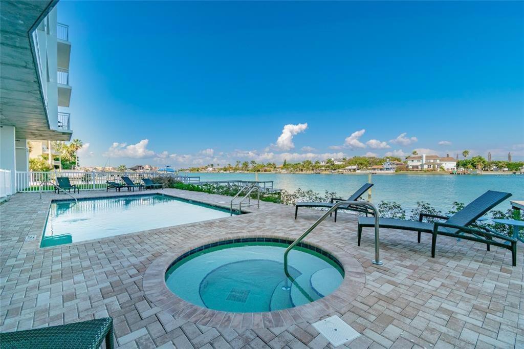 Oceana 305 East St. Pete Beach Exterior foto